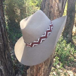 Felt Stetson cowboy hat 7 1/2 w/ beaded hat band.